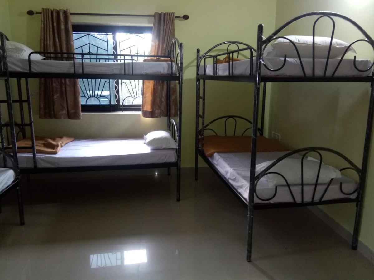 Bella Pensao Bed & Breakfast Parra Bagian luar foto